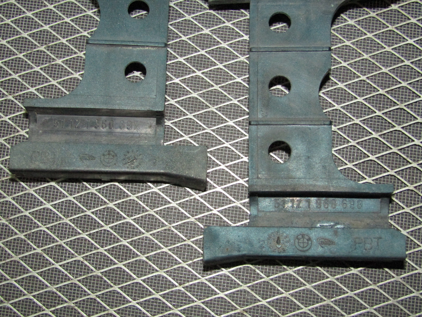 92 93 94 95 BMW 325 OEM Rear Bumper Mounting Bracket