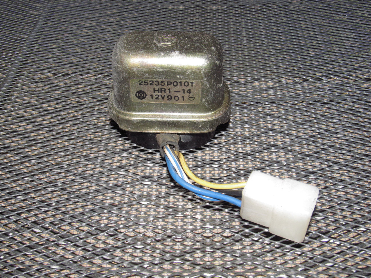 72 73 Datsun 240z OEM Relay - 25235P0101 HR1-14
