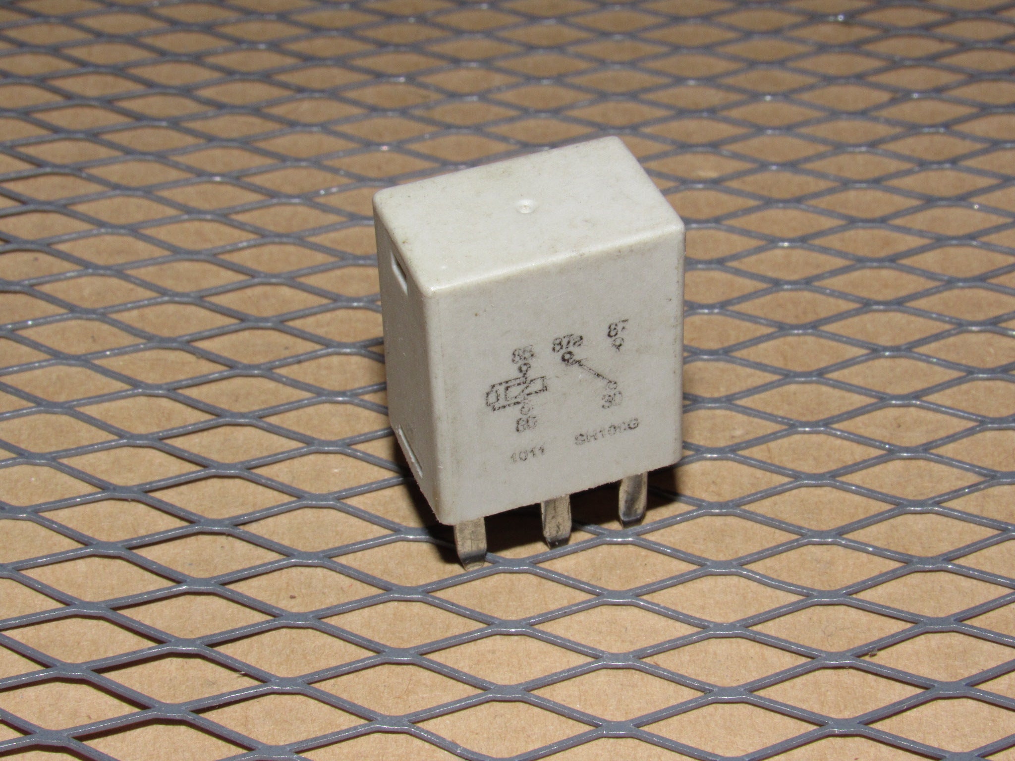 Universal Relay 1011 SH106G - 5 Prongs – Autopartone