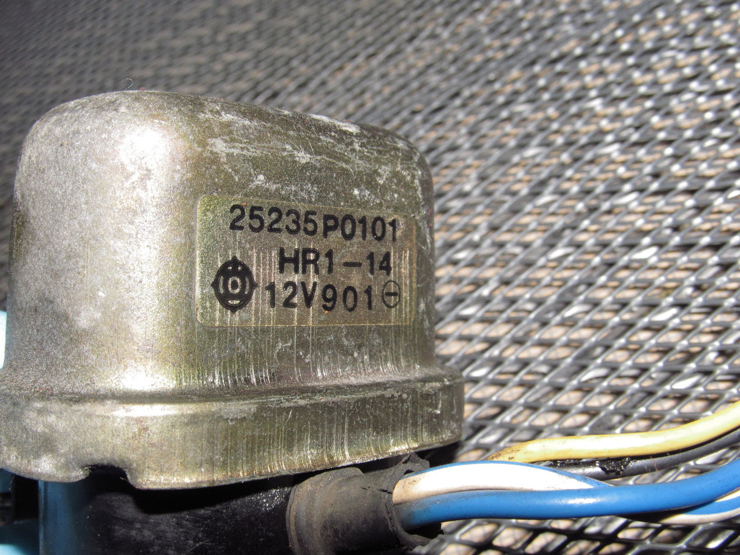 72 73 Datsun 240z OEM Relay - 25235P0101 HR1-14