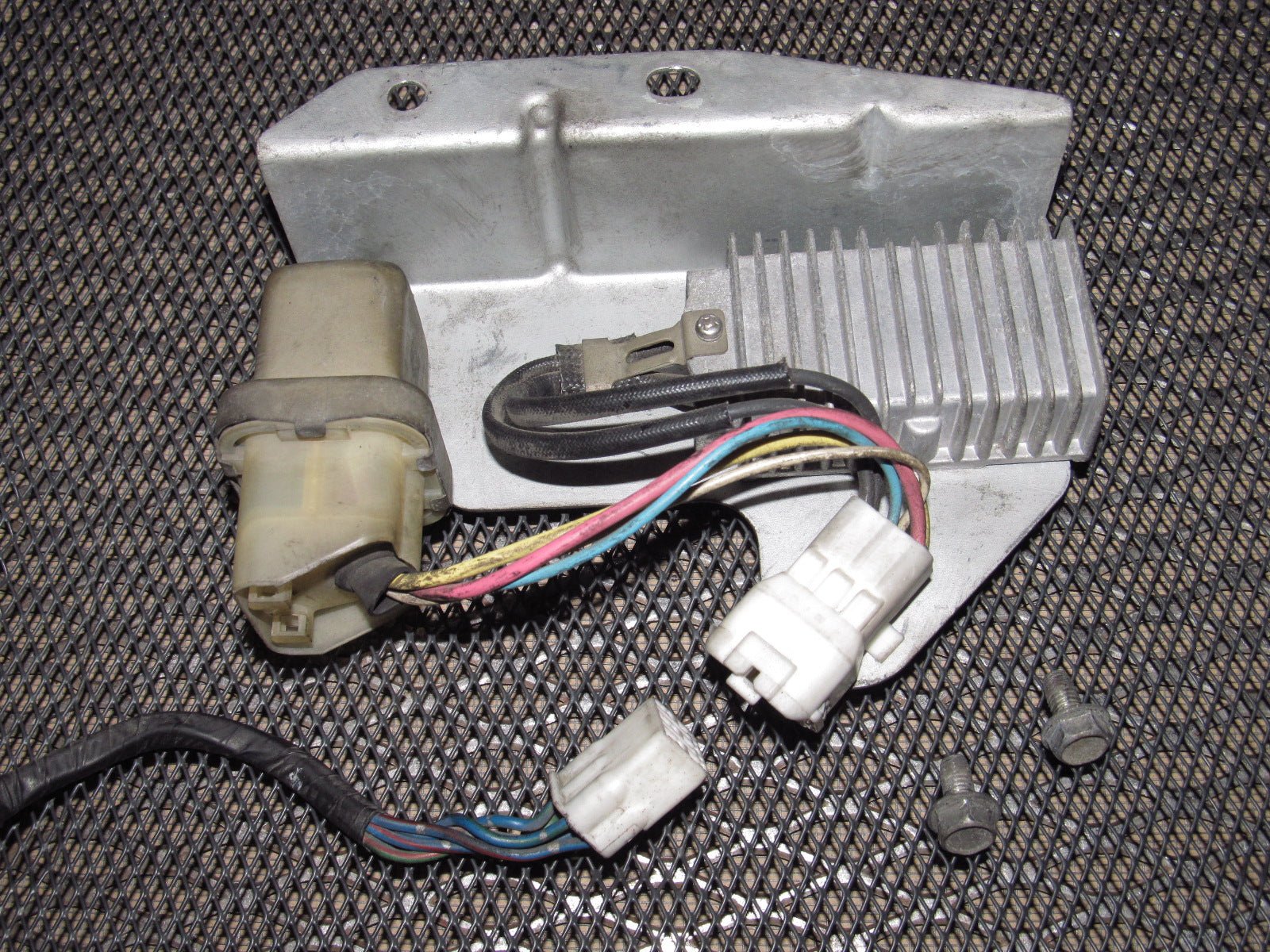 89 90 91 Mazda RX7 OEM Resistor & Relay - 056783-0020