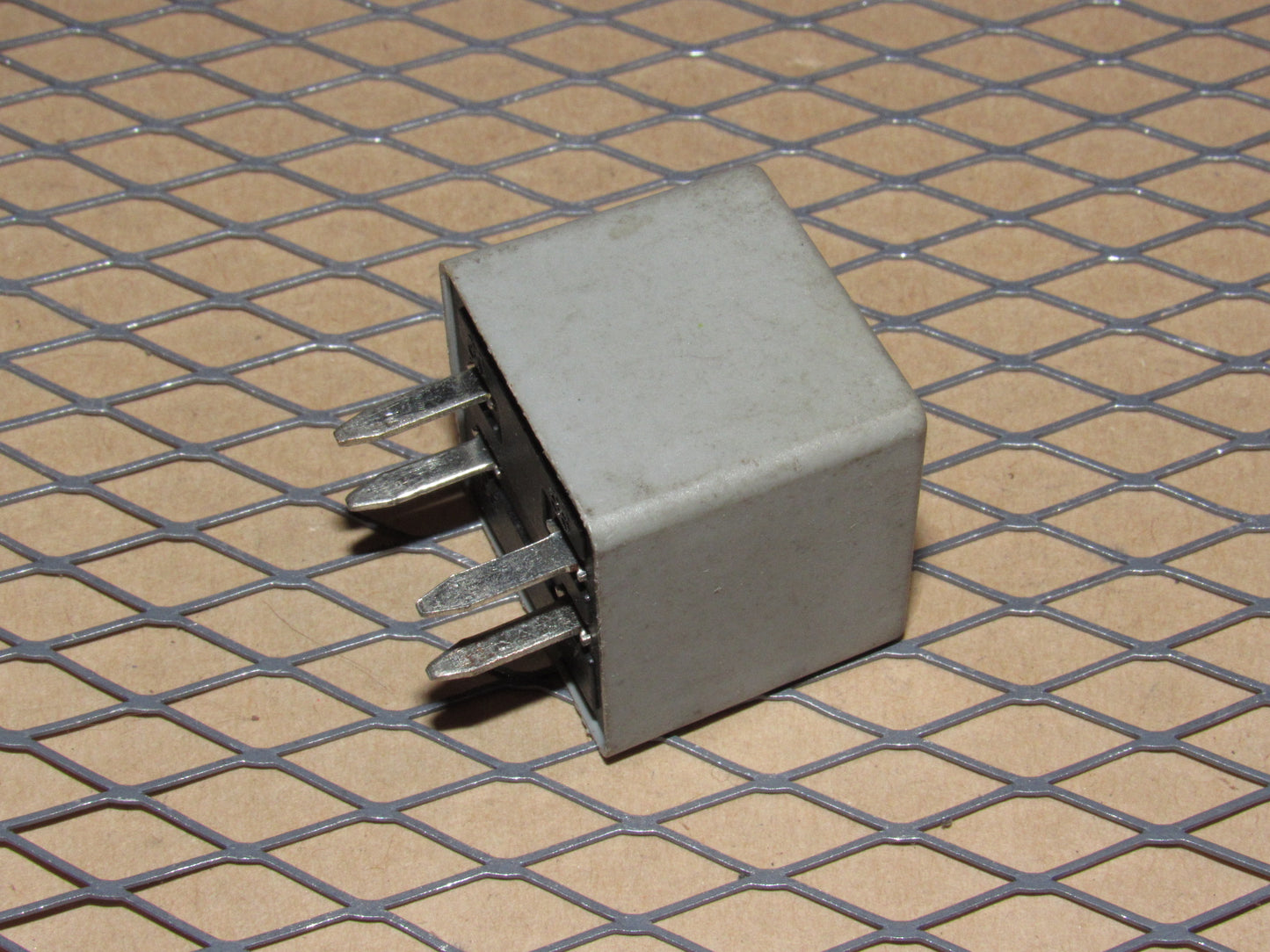 Universal Relay F07102011 / 12V 40A / 4 Prongs