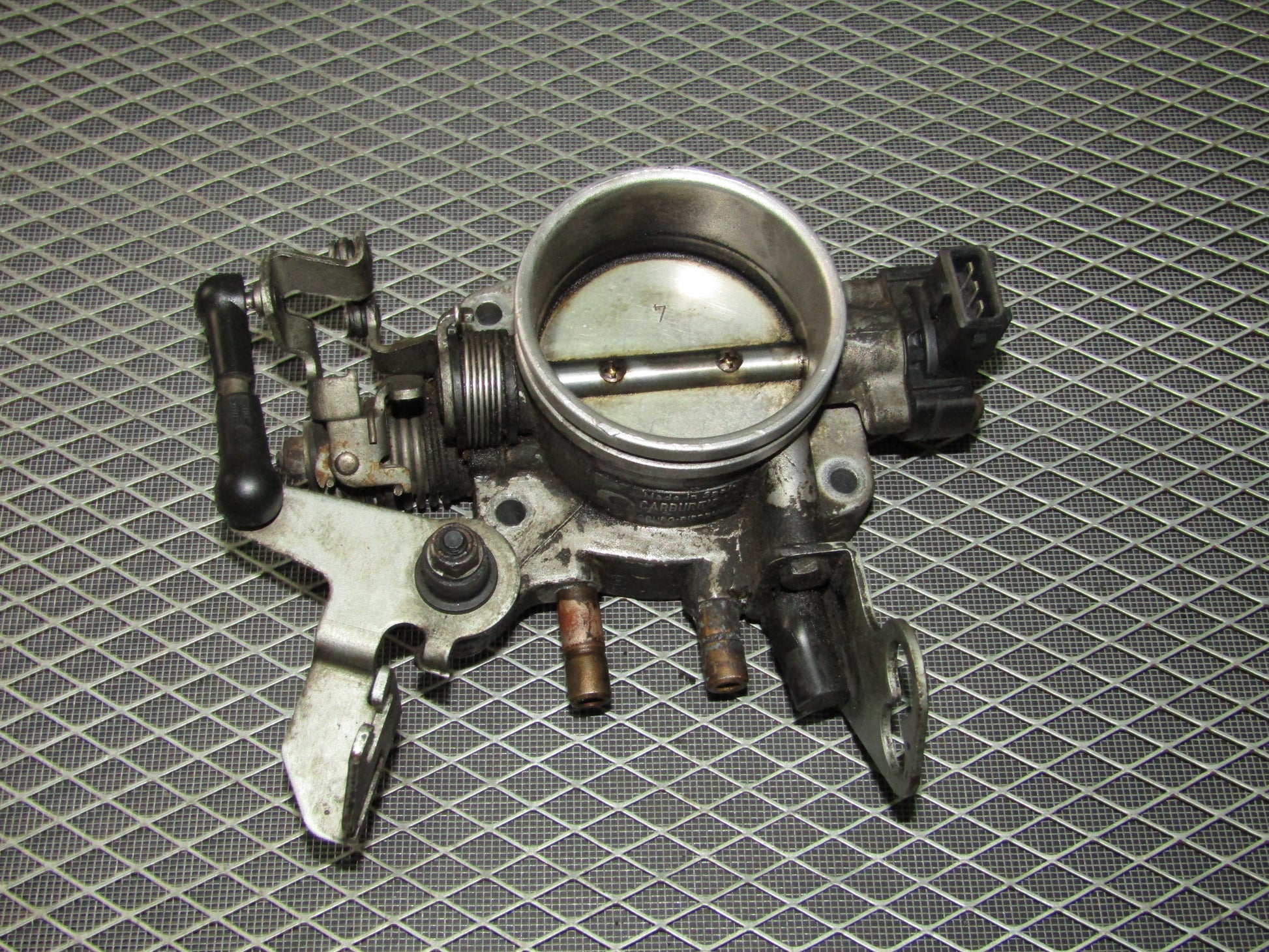 92 93 94 95 BMW 325 OEM Engine Throttle Body - 2.5L