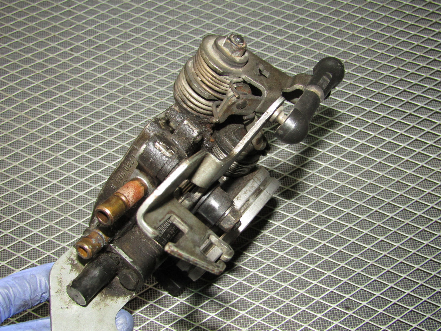 92 93 94 95 BMW 325 OEM Engine Throttle Body - 2.5L