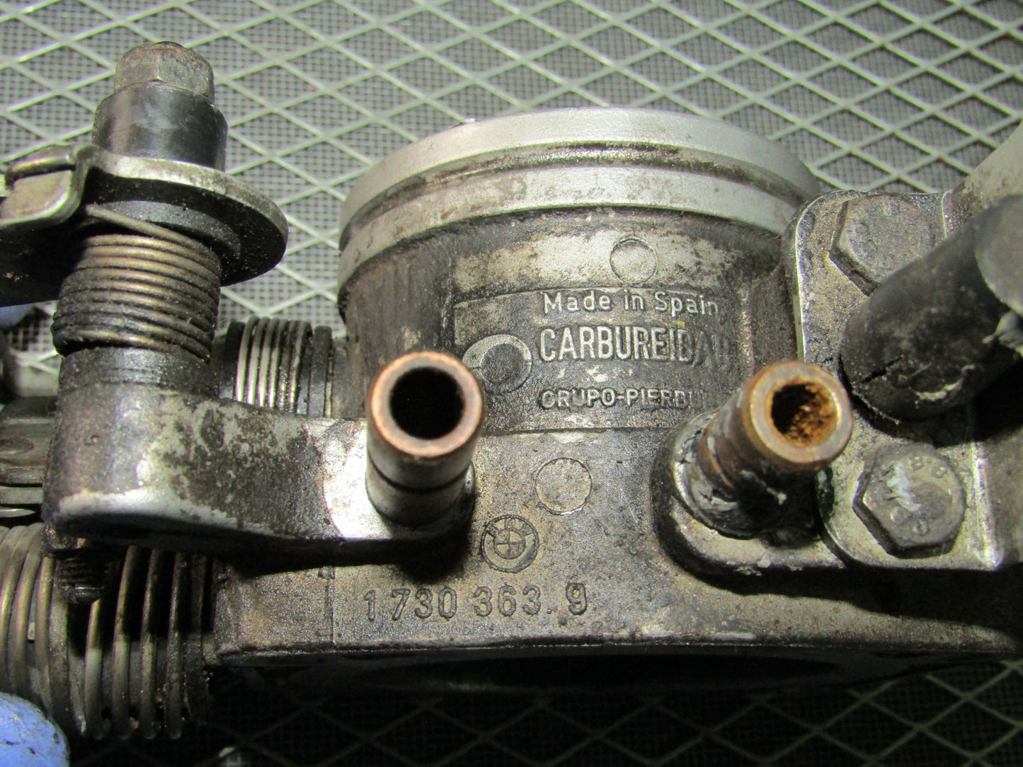 92 93 94 95 BMW 325 OEM Engine Throttle Body - 2.5L