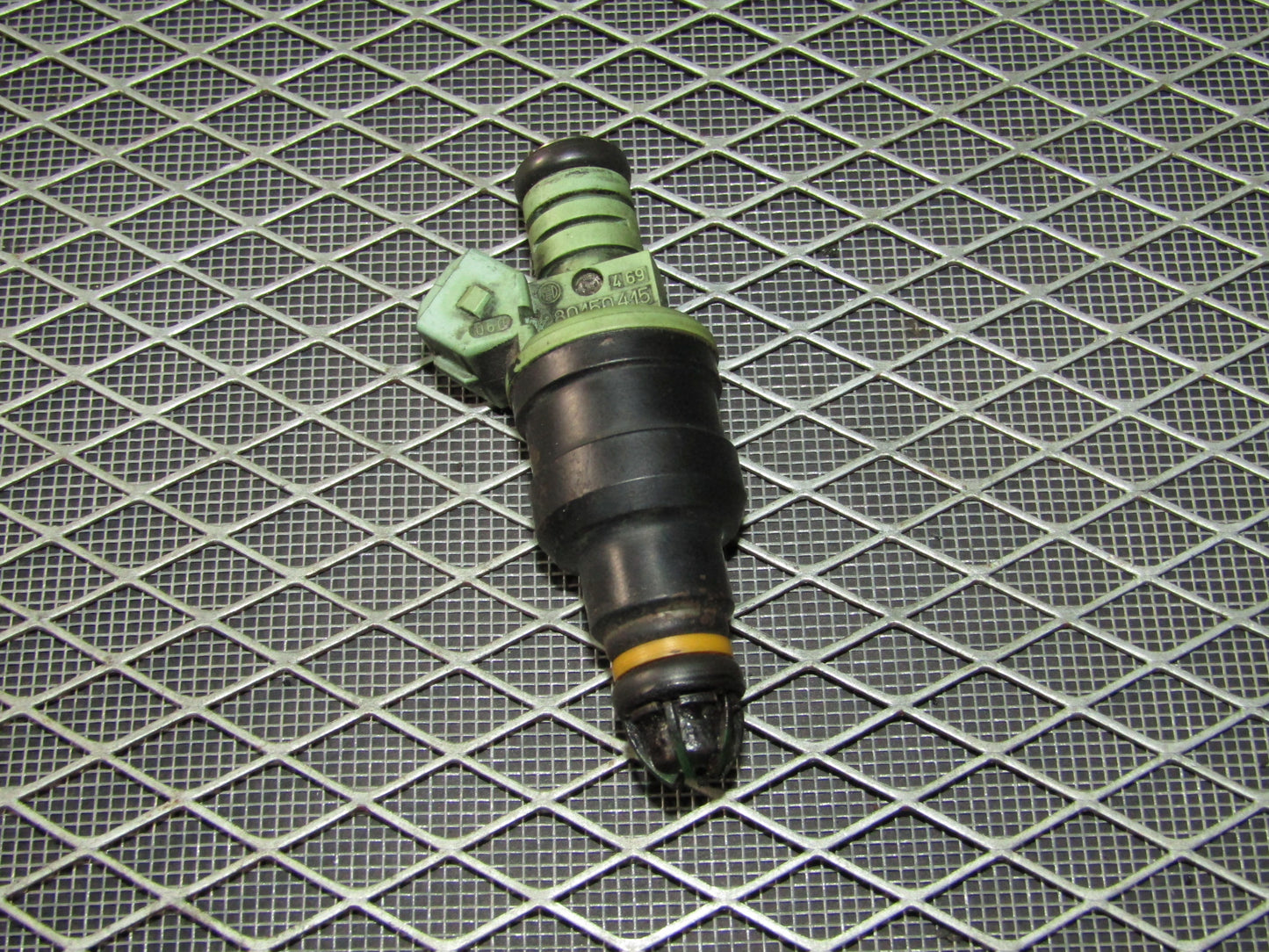 92 93 94 95 BMW 325 OEM Fuel Injector - 2.5L