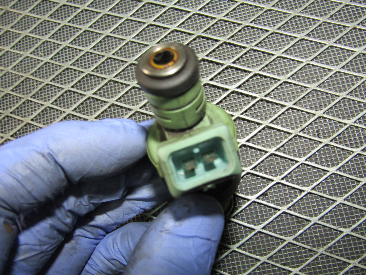 92 93 94 95 BMW 325 OEM Fuel Injector - 2.5L