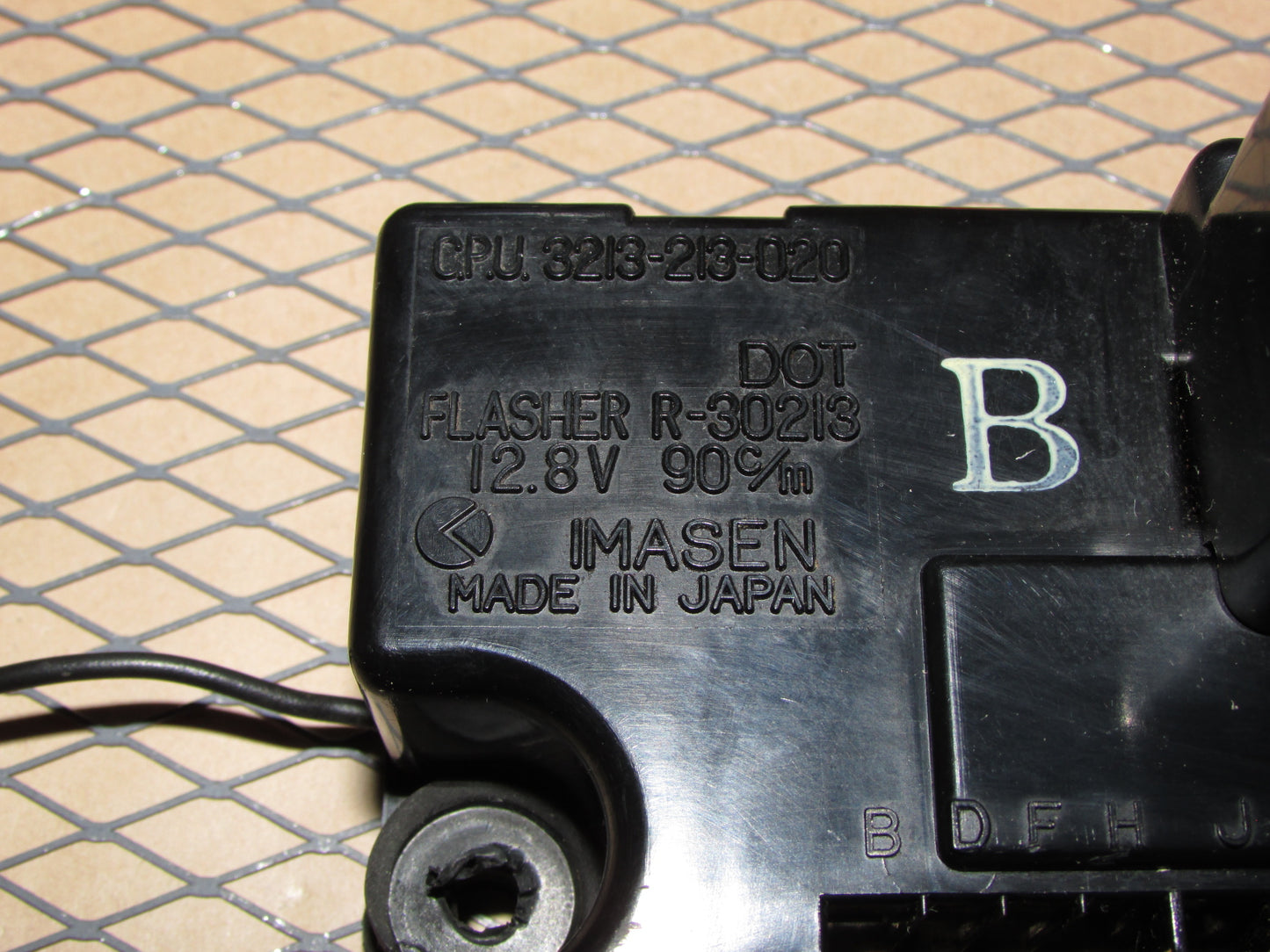 81 82 83 84 85 Mazda RX7 OEM Flasher Relay Unit 3213-213-020