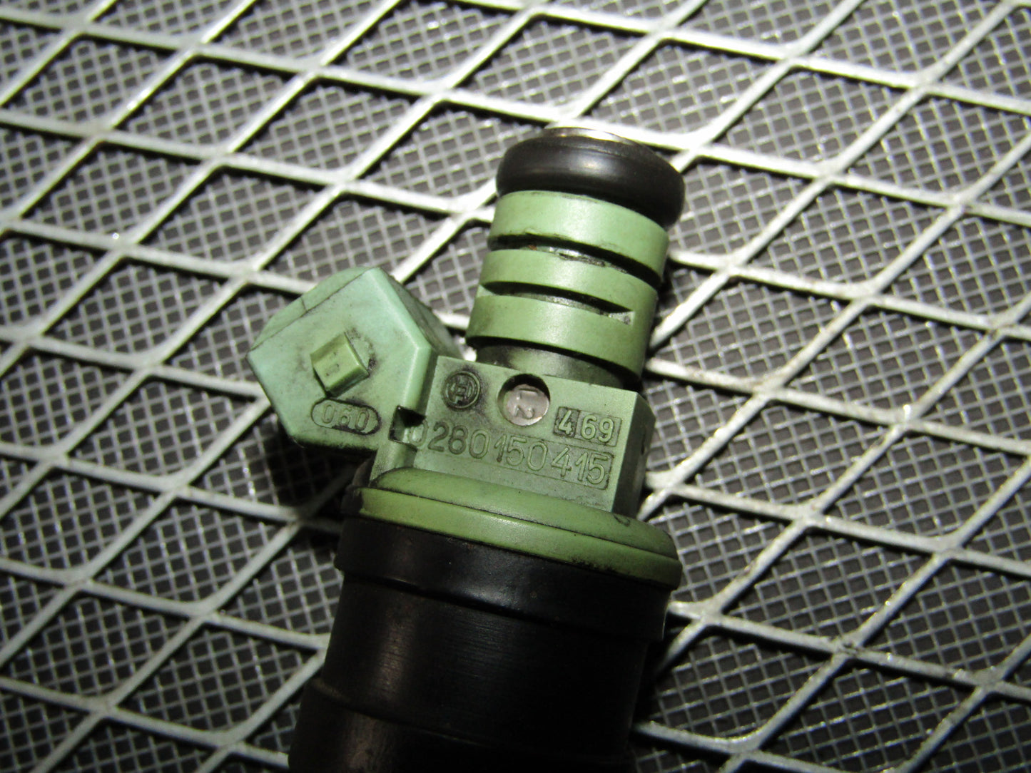 92 93 94 95 BMW 325 OEM Fuel Injector - 2.5L