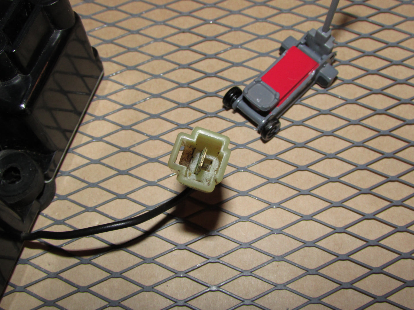 81 82 83 84 85 Mazda RX7 OEM Flasher Relay Unit 3213-213-020