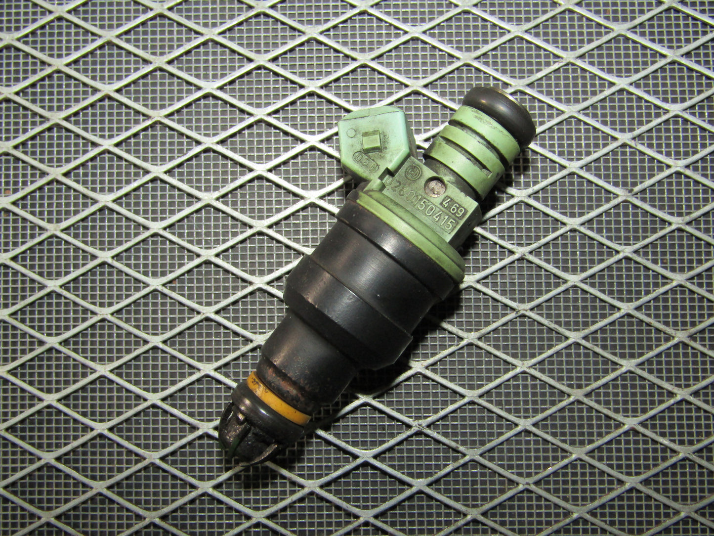 92 93 94 95 BMW 325 OEM Fuel Injector - 2.5L