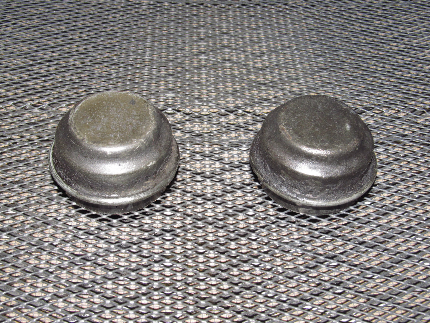 72 73 Datsun 240z OEM Front Spindle Protecting Cap - Set