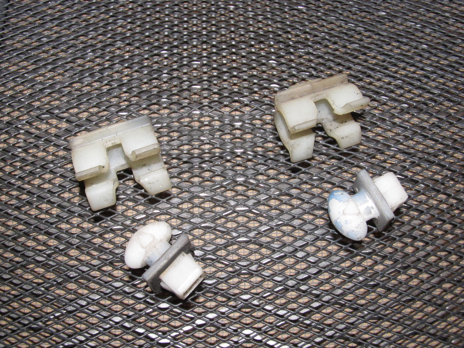 99 00 Mazda Miata OEM Rear Bumper Mounting Clips Tabs