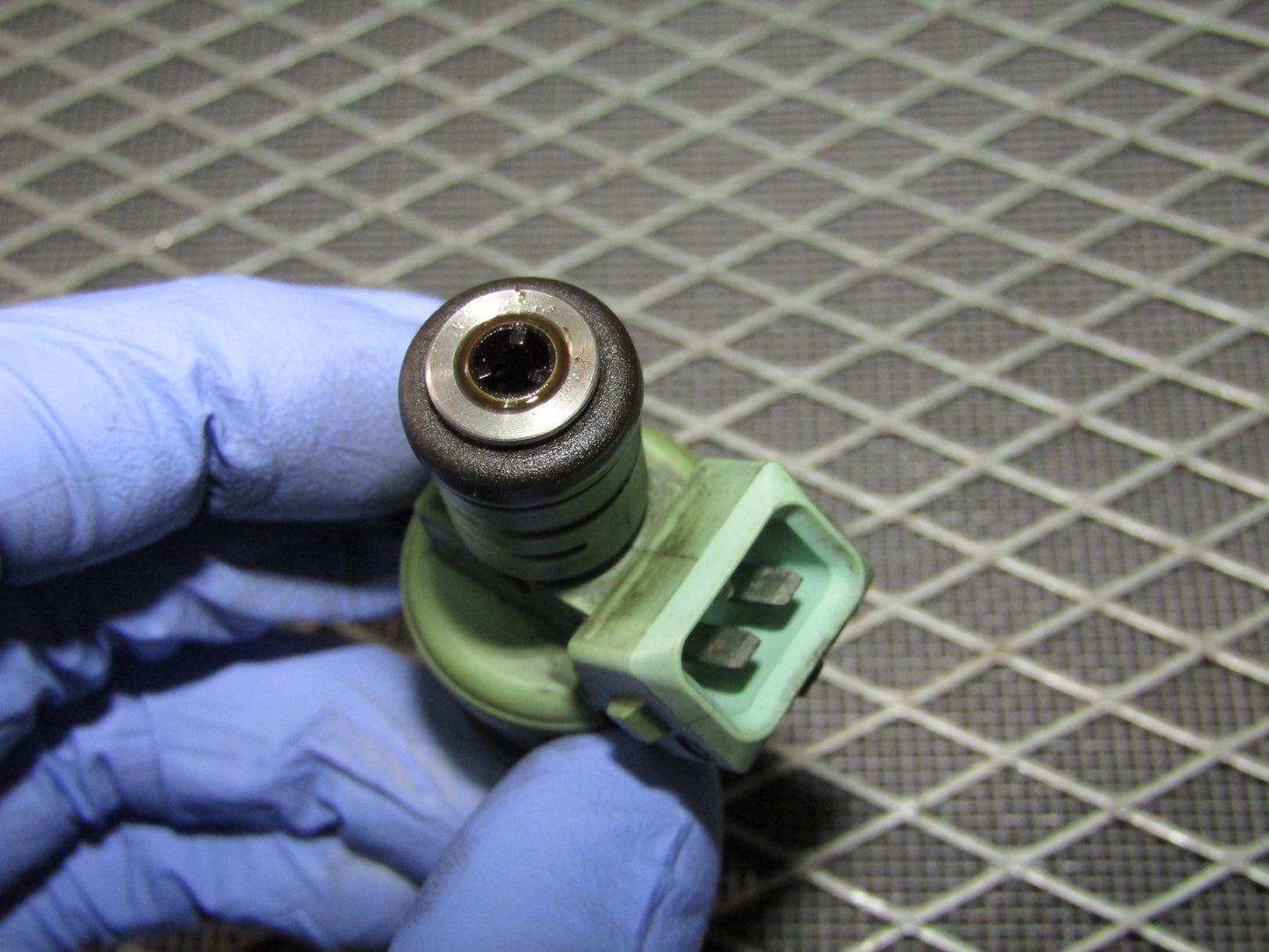92 93 94 95 BMW 325 OEM Fuel Injector - 2.5L