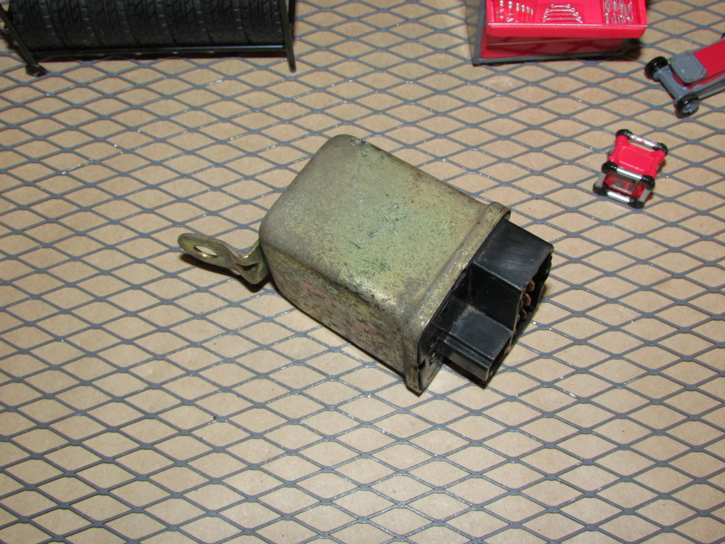 81 82 83 84 85 Mazda RX7 OEM Auto Power Antenna Relay - FA0167740