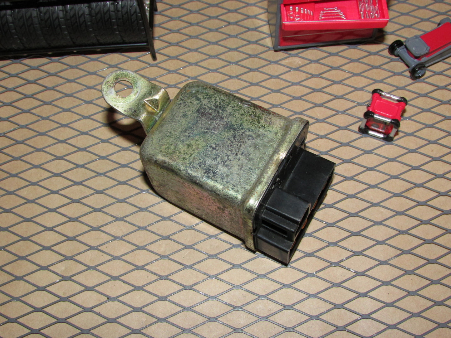 81 82 83 84 85 Mazda RX7 OEM Auto Power Antenna Relay - FA0167740