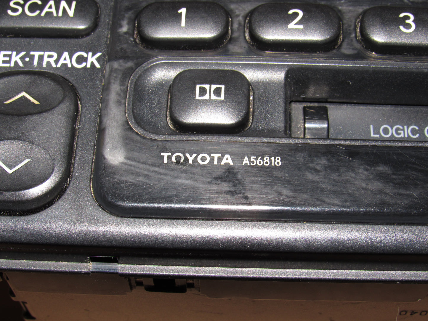 01 02 03 Toyota Rav4 OEM Stereo AM FM Radio CD & Cassette Player Unit