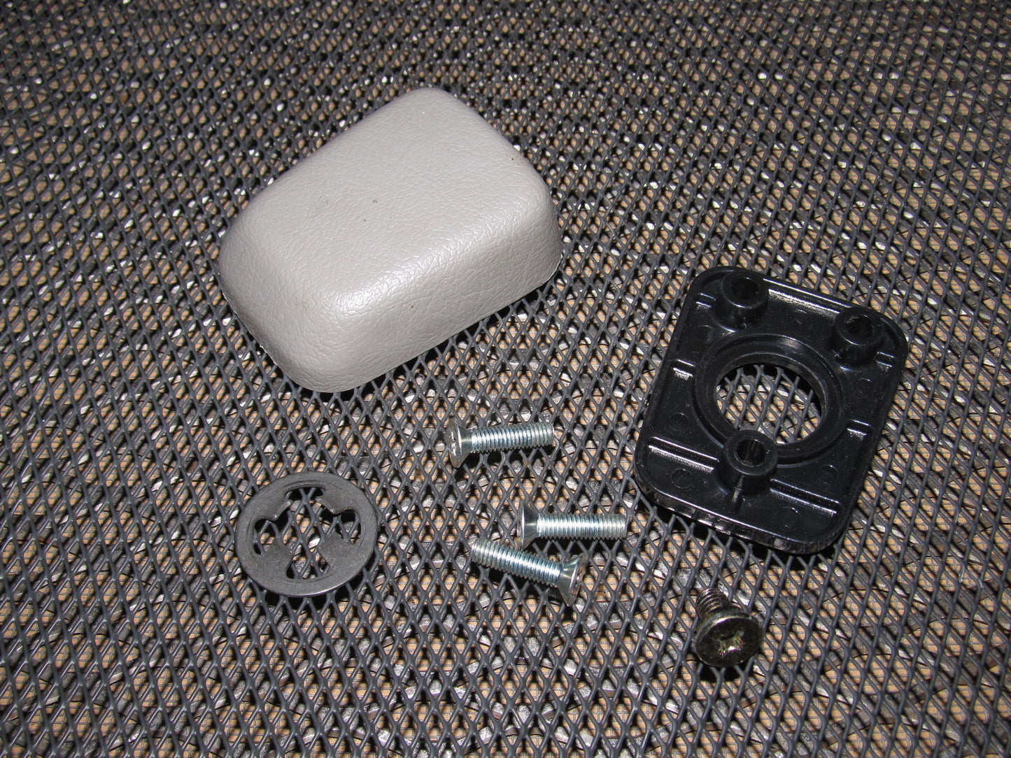 94 95 96 97 98 99 00 01 Acura Integra OEM Interior Mirror Mounting Bracket & Cover