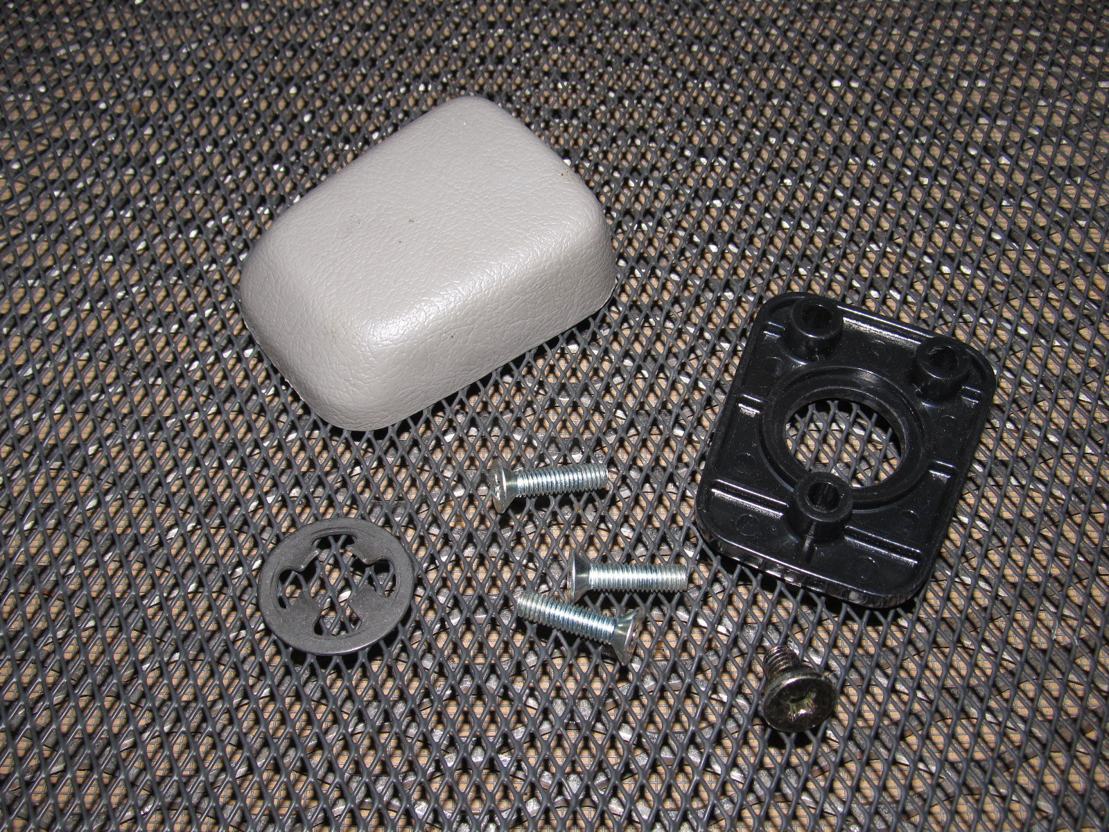 94 95 96 97 98 99 00 01 Acura Integra OEM Interior Mirror Mounting Bracket & Cover