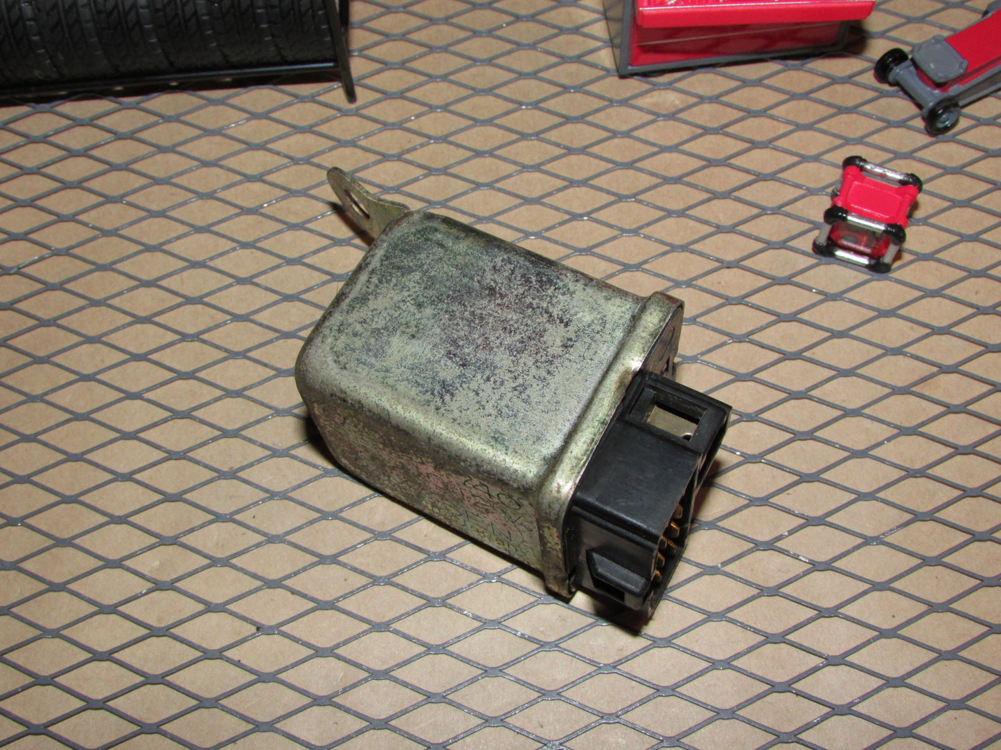 81 82 83 84 85 Mazda RX7 OEM Auto Power Antenna Relay - FA0167740
