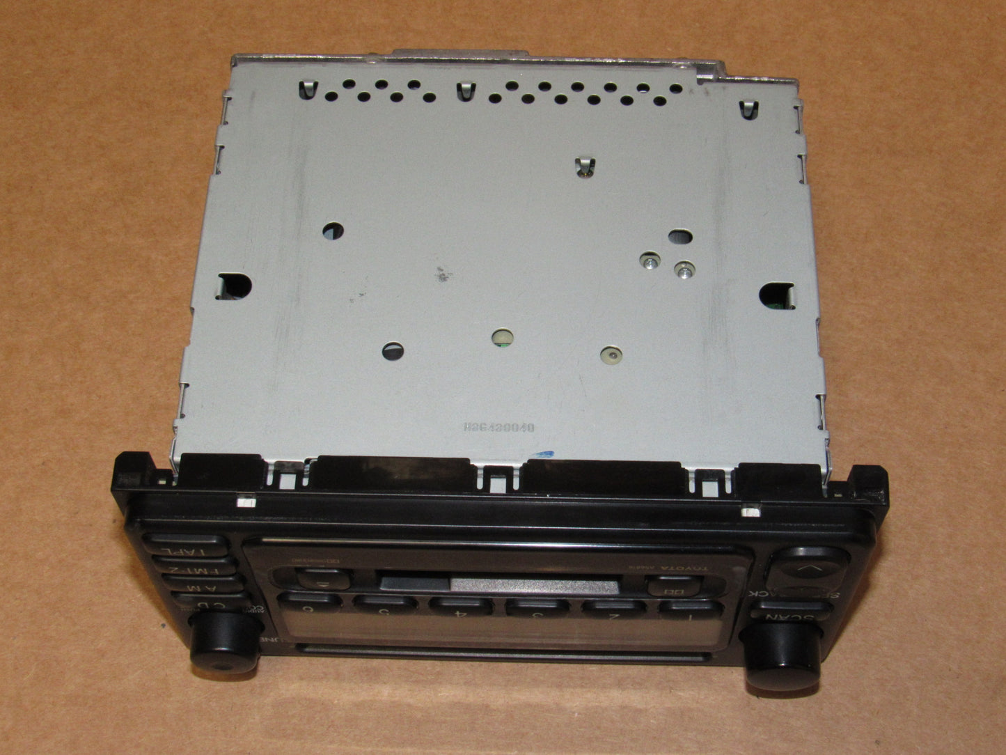 01 02 03 Toyota Rav4 OEM Stereo AM FM Radio CD & Cassette Player Unit