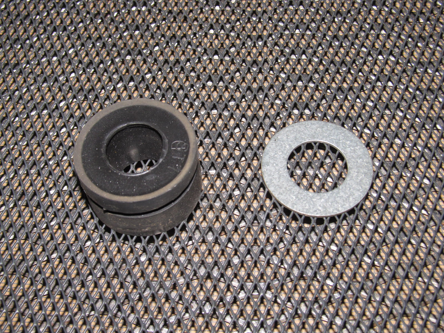 94-01 Acura Integra OEM Rear Wiper Motor Rubber Window Glass Grommet