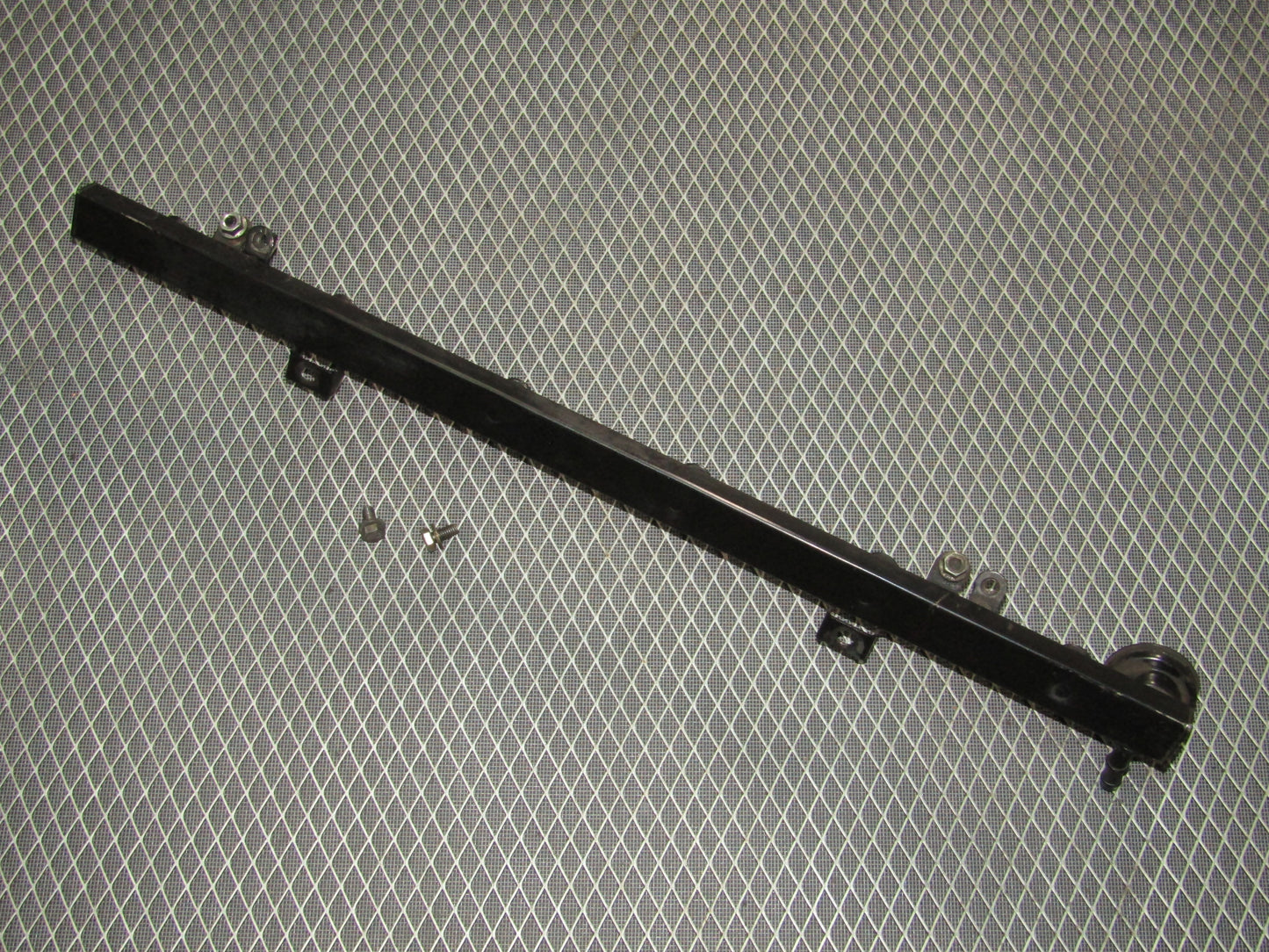92 93 94 95 BMW 325 OEM Fuel Rail & Regulator - 2.5L