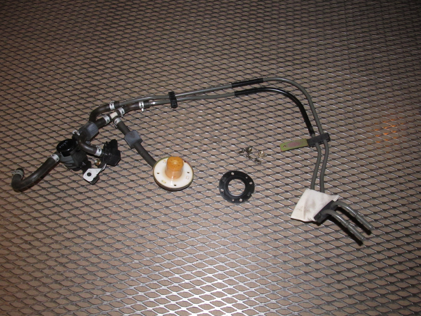 99 00 Mazda Miata OEM Gas Tank Evap Purge Valve & Line