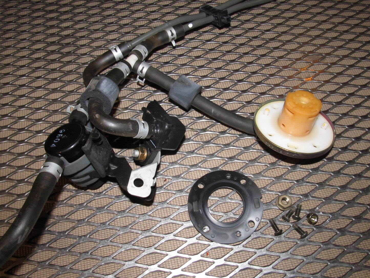 99 00 Mazda Miata OEM Gas Tank Evap Purge Valve & Line