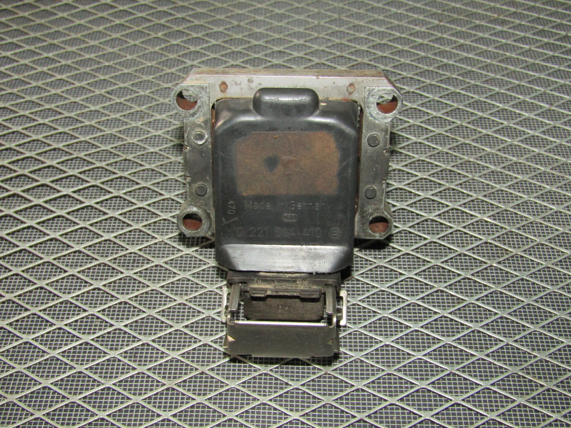 92 93 94 95 BMW 325 OEM Ignition Coil - 2.5L