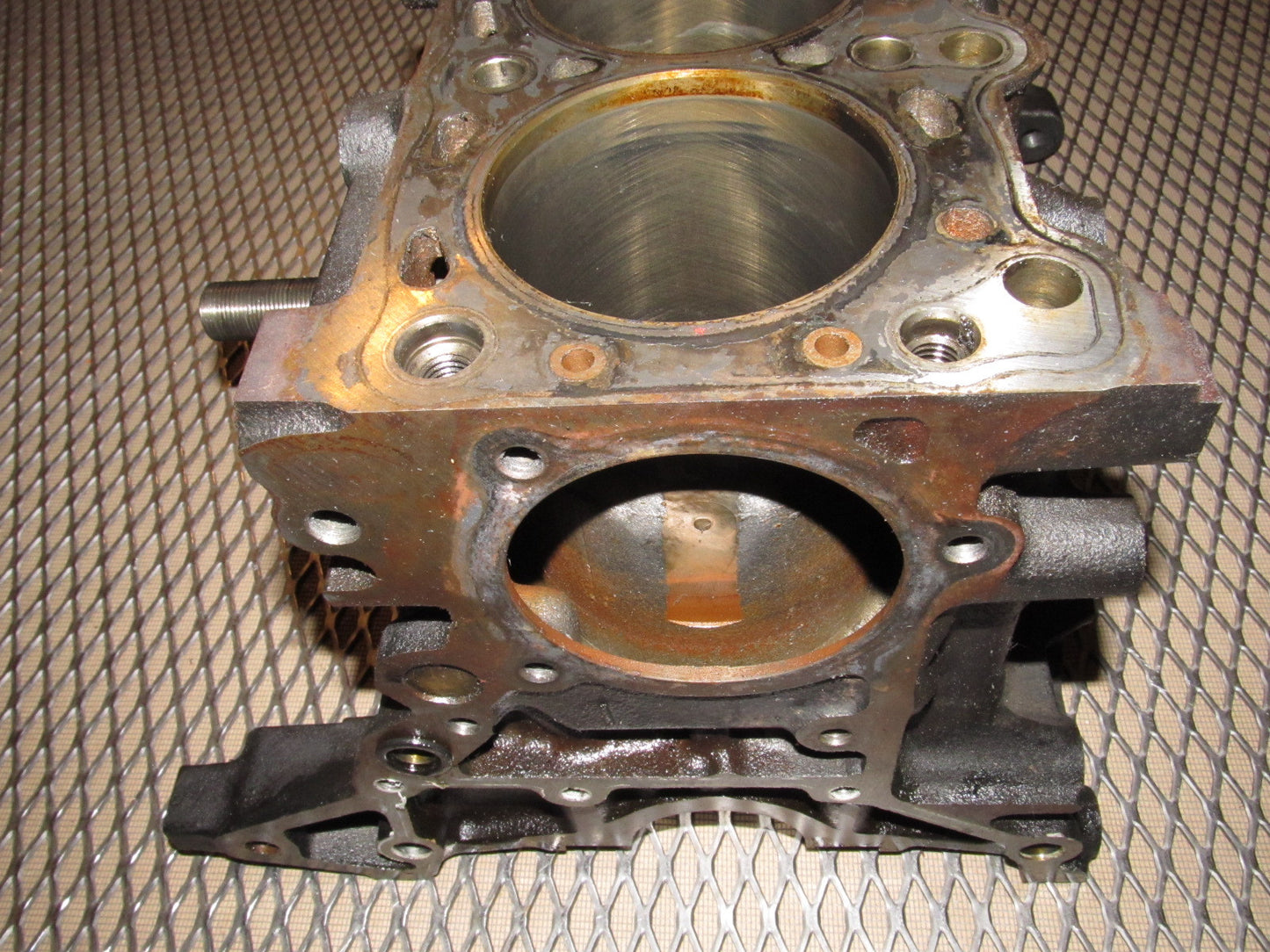 99 00 Mazda Miata OEM 1.8L Engine Cylinder Block