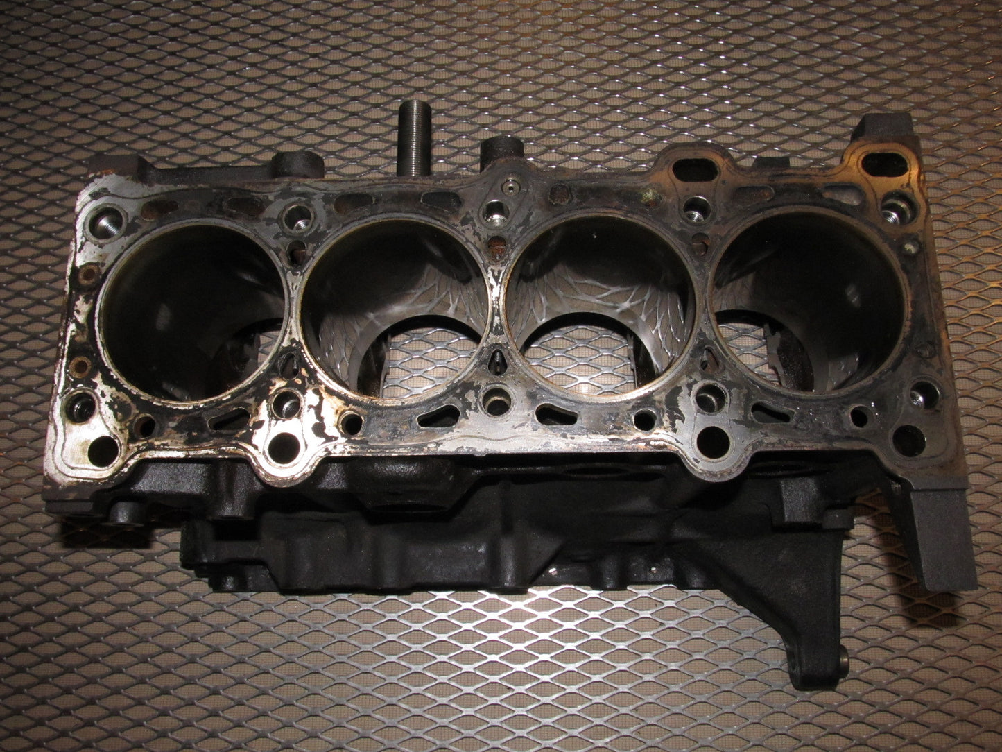 99 00 Mazda Miata OEM 1.8L Engine Cylinder Block