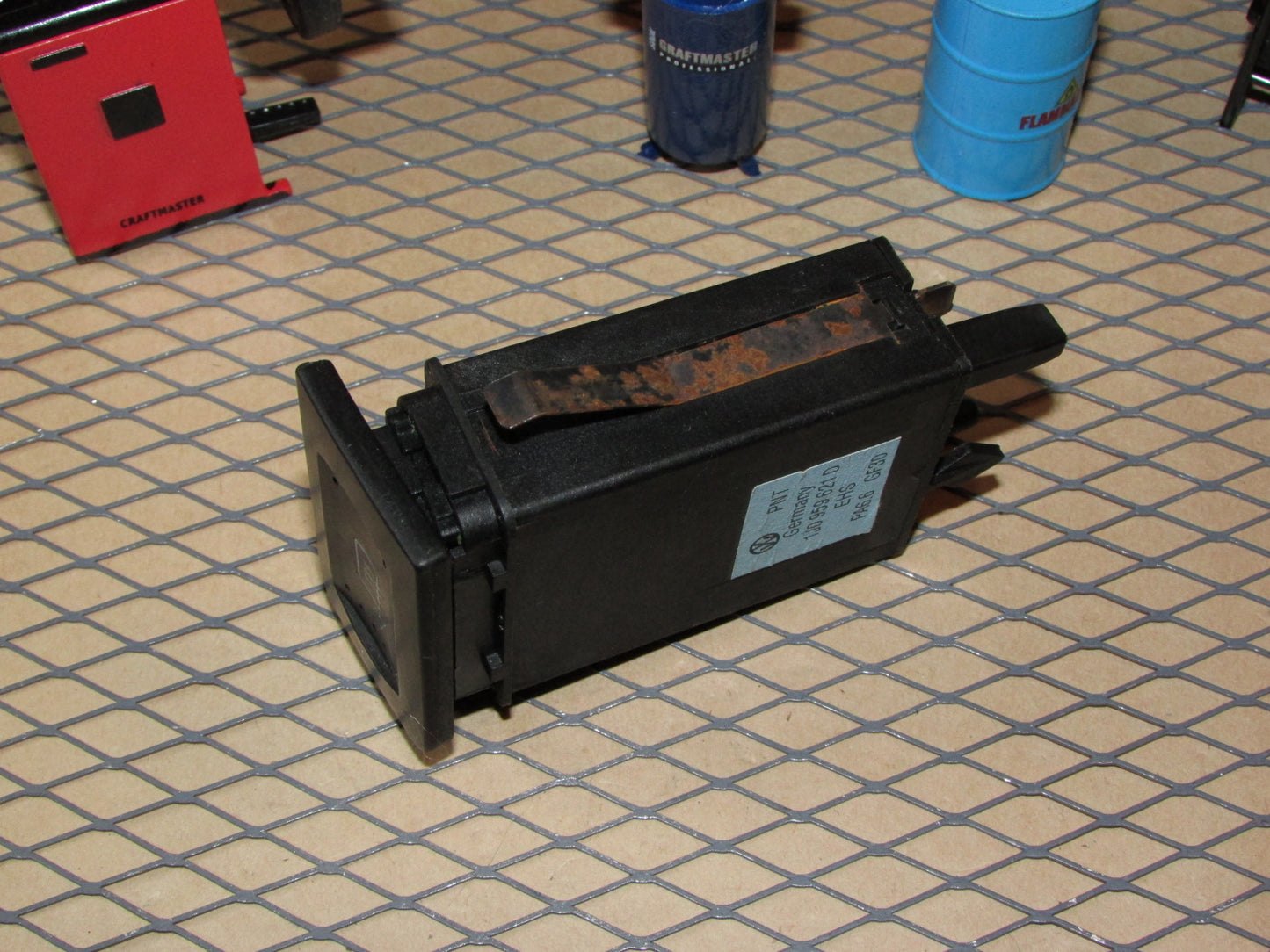 99 00 01 02 03 04 05 Volkswagen Jetta OEM Rear Defroster Switch