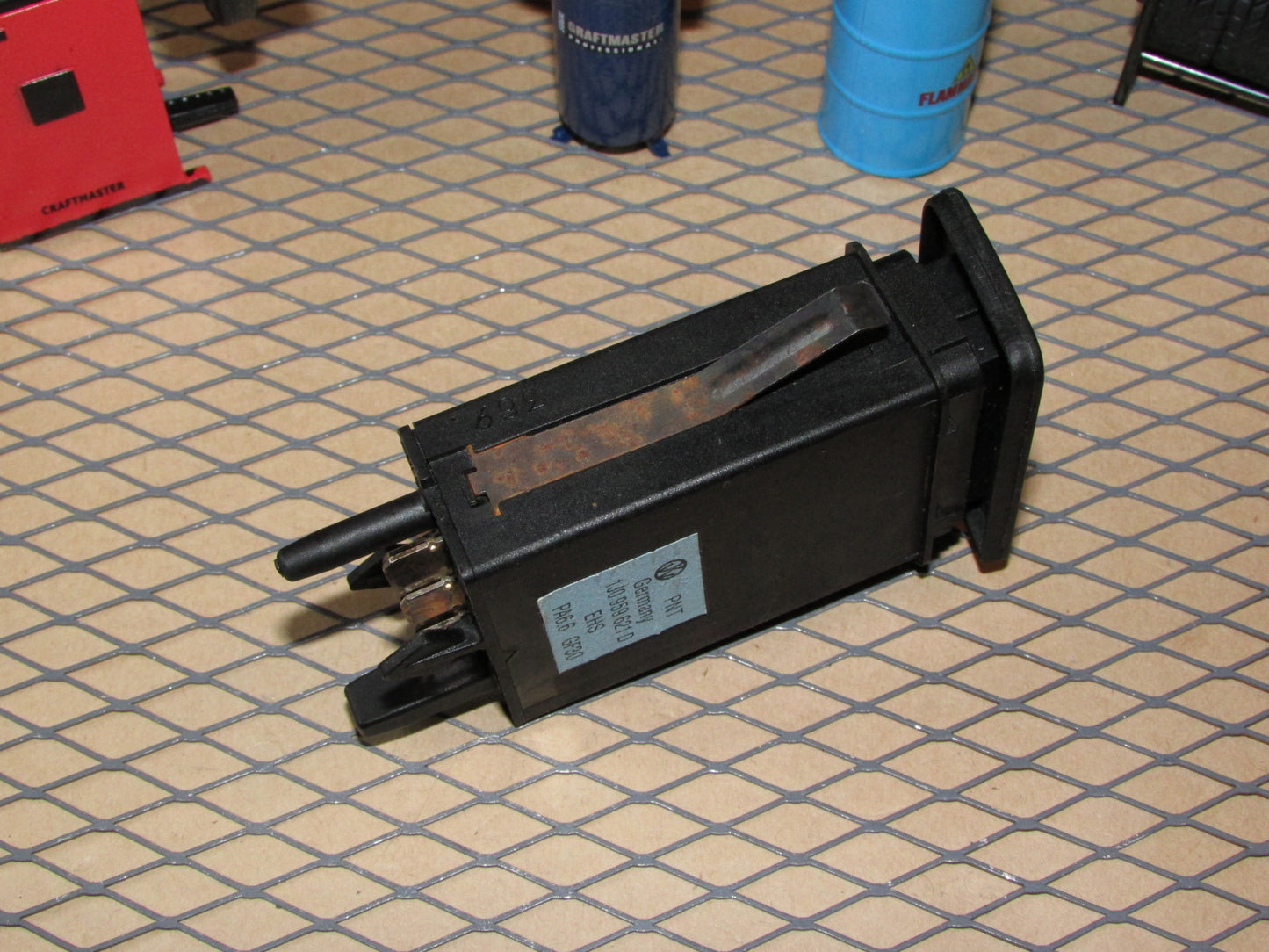 99 00 01 02 03 04 05 Volkswagen Jetta OEM Rear Defroster Switch