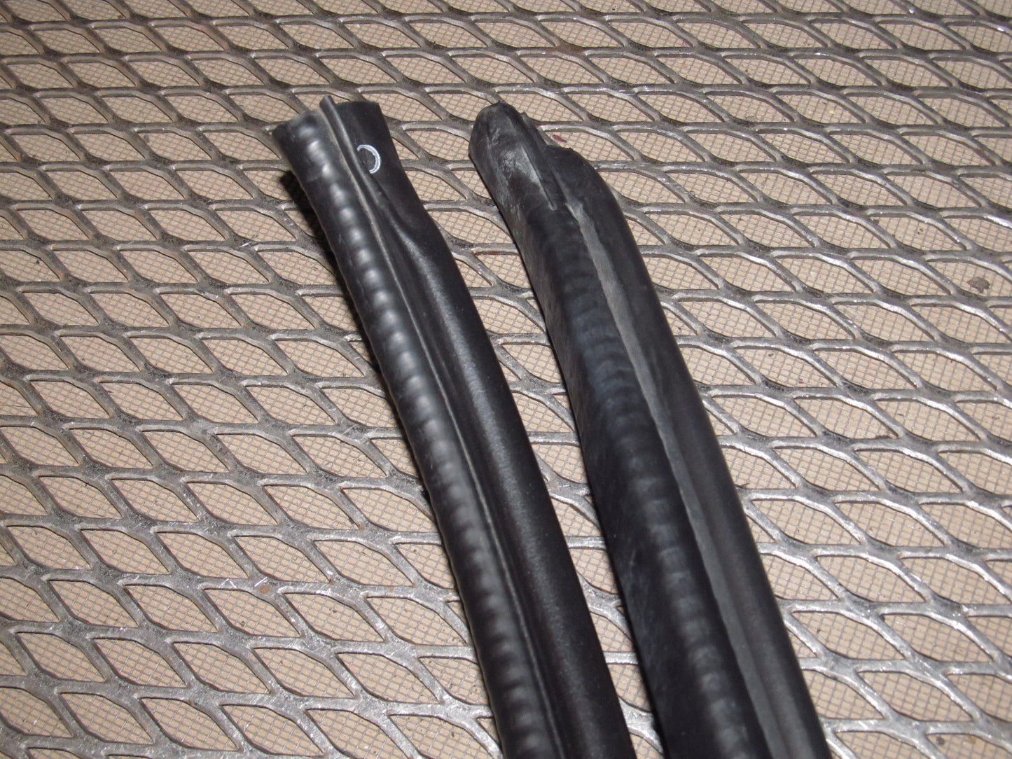 94 95 96 97 Mitsubishi 3000GT OEM Door Belt Line Moulding Stripping - Left