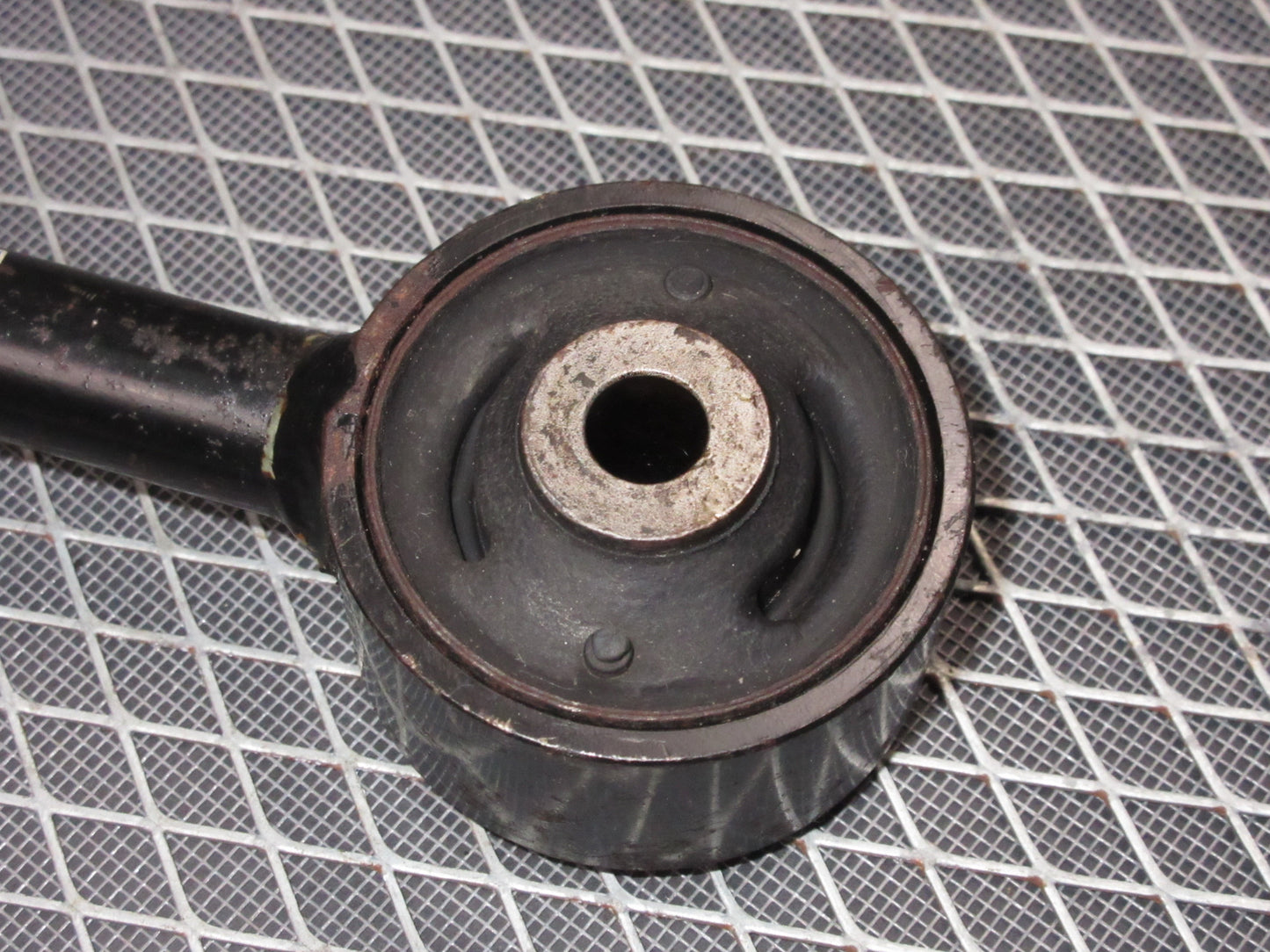 92 93 Lexus ES300 OEM Engine Motor Mount Bracket - Right