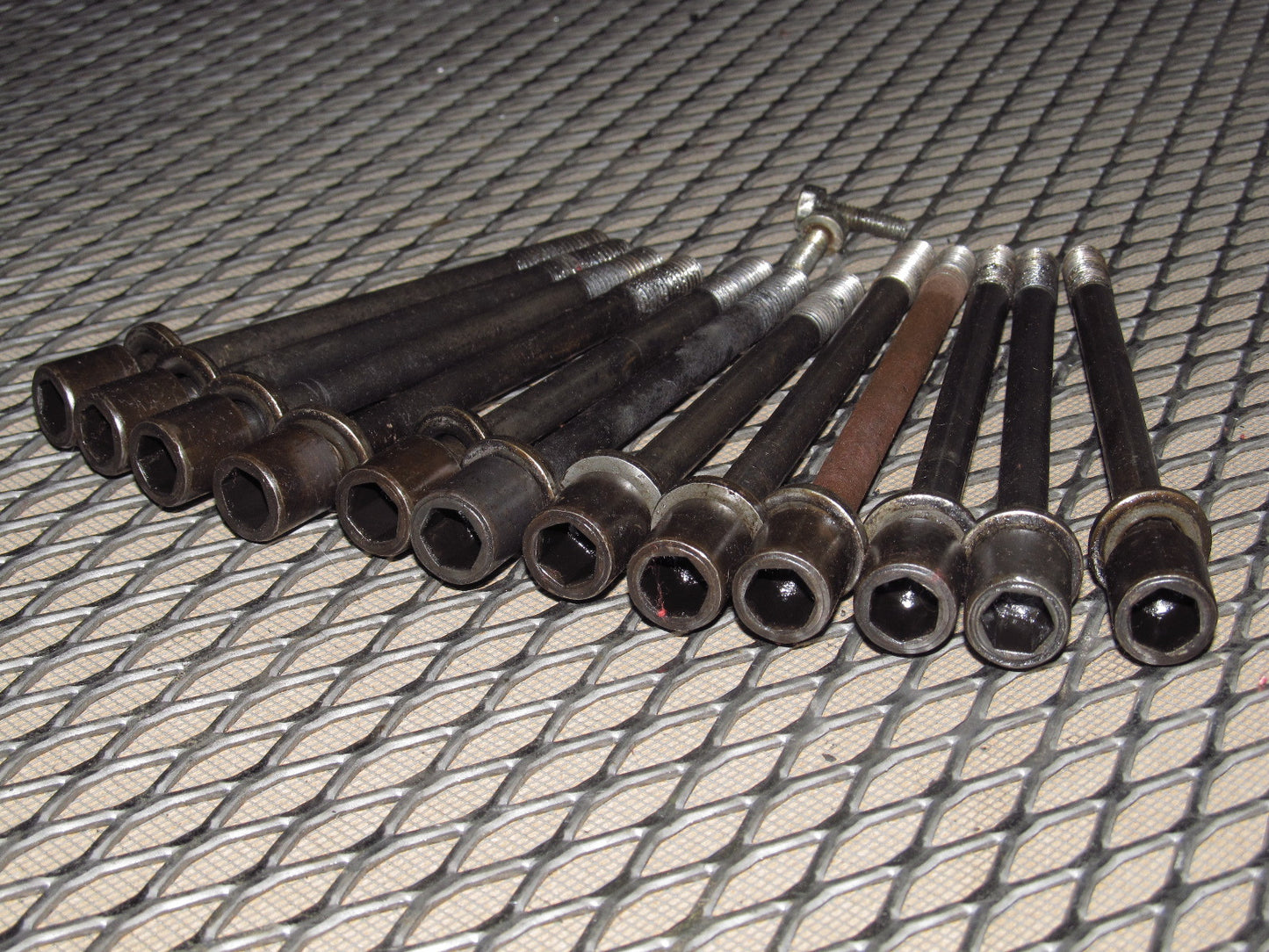 72 73 Datsun 240z OEM Engine 2.4 I6 Cylinder Head - E88