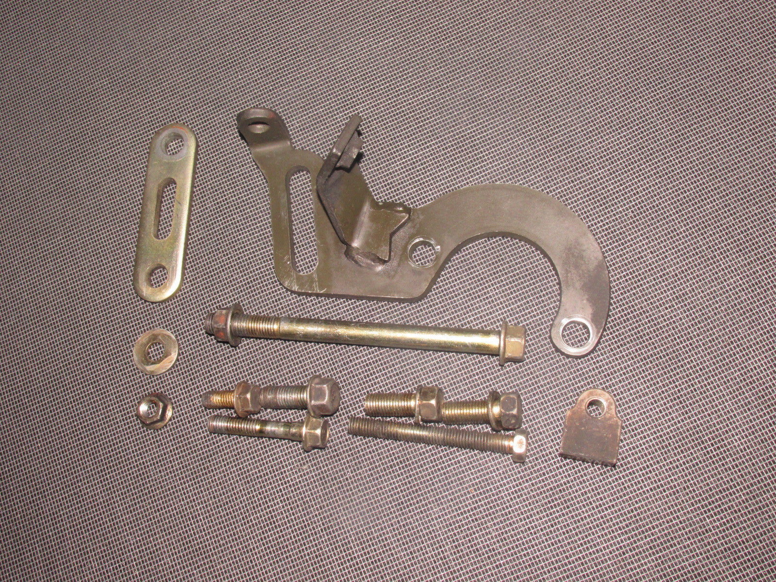 94 95 96 97 Mazda Miata OEM Power Steering Pump Mounting Bracket