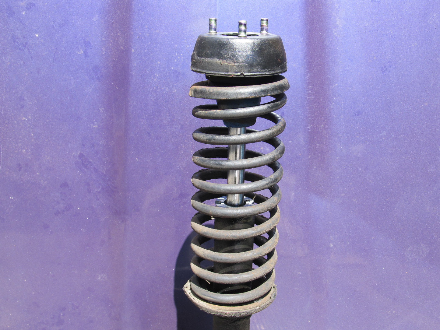 72 73 Datsun 240z OEM Rear Spindle & Control Arm Assembly - Right