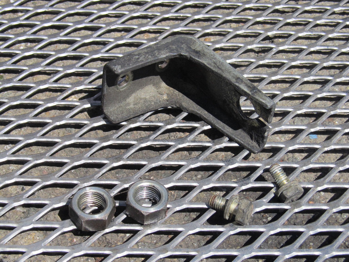 72 73 Datsun 240z OEM Rear Spindle & Control Arm Assembly - Right