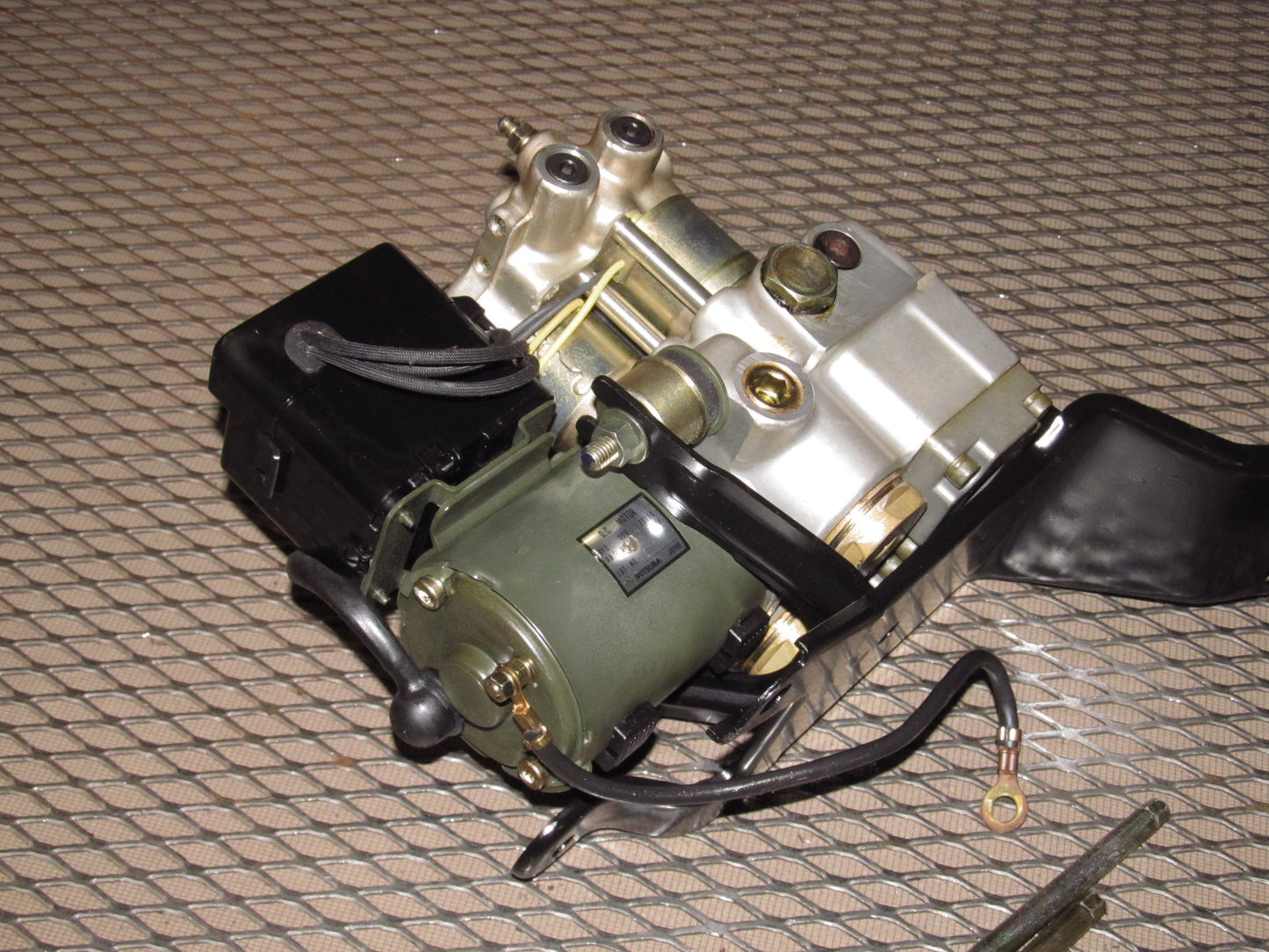90-96 Nissan 300zx OEM ABS Motor Actuator - 47600-30P01