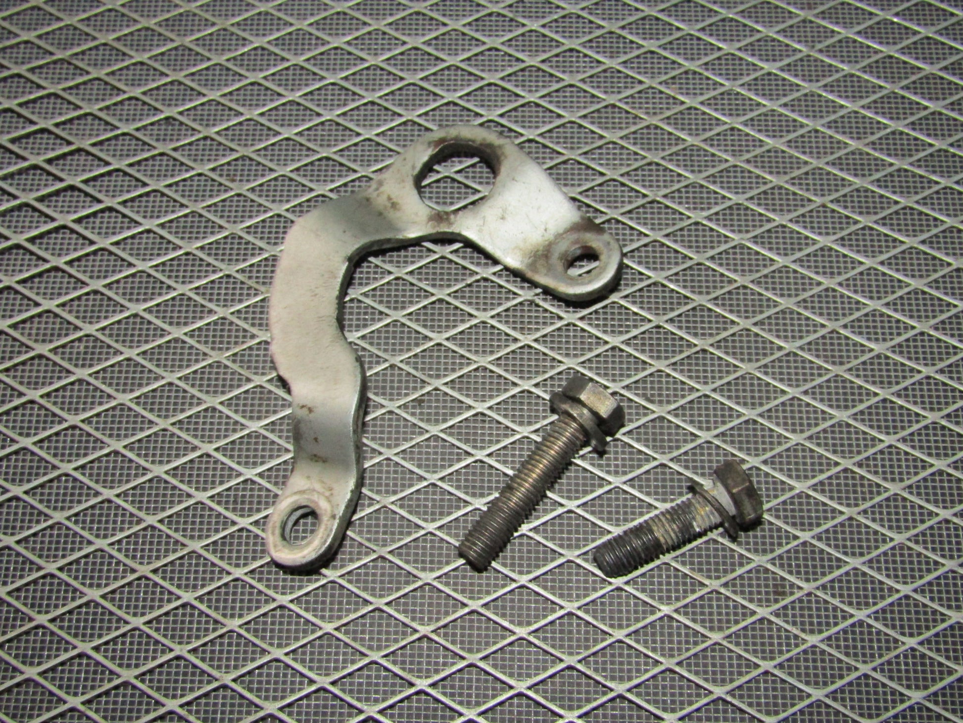 92 93 94 95 BMW 325 OEM Engine Haul Hook Bracket