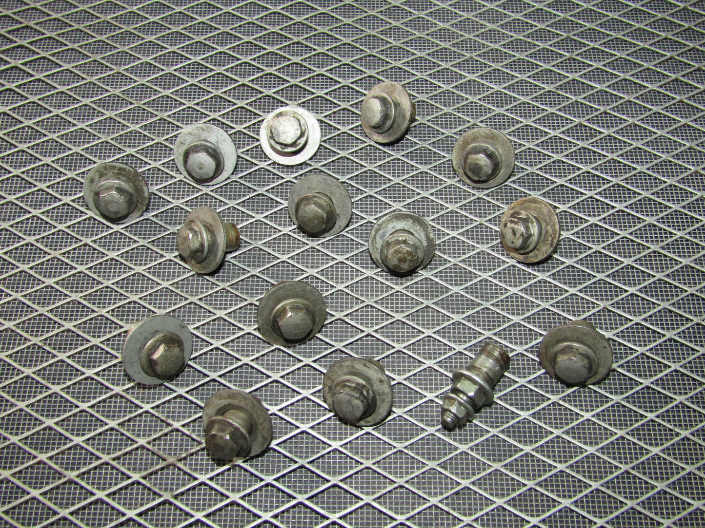 92 93 94 95 BMW 325 OEM Engine Cylinder Valve Cover Mounting Bolt
