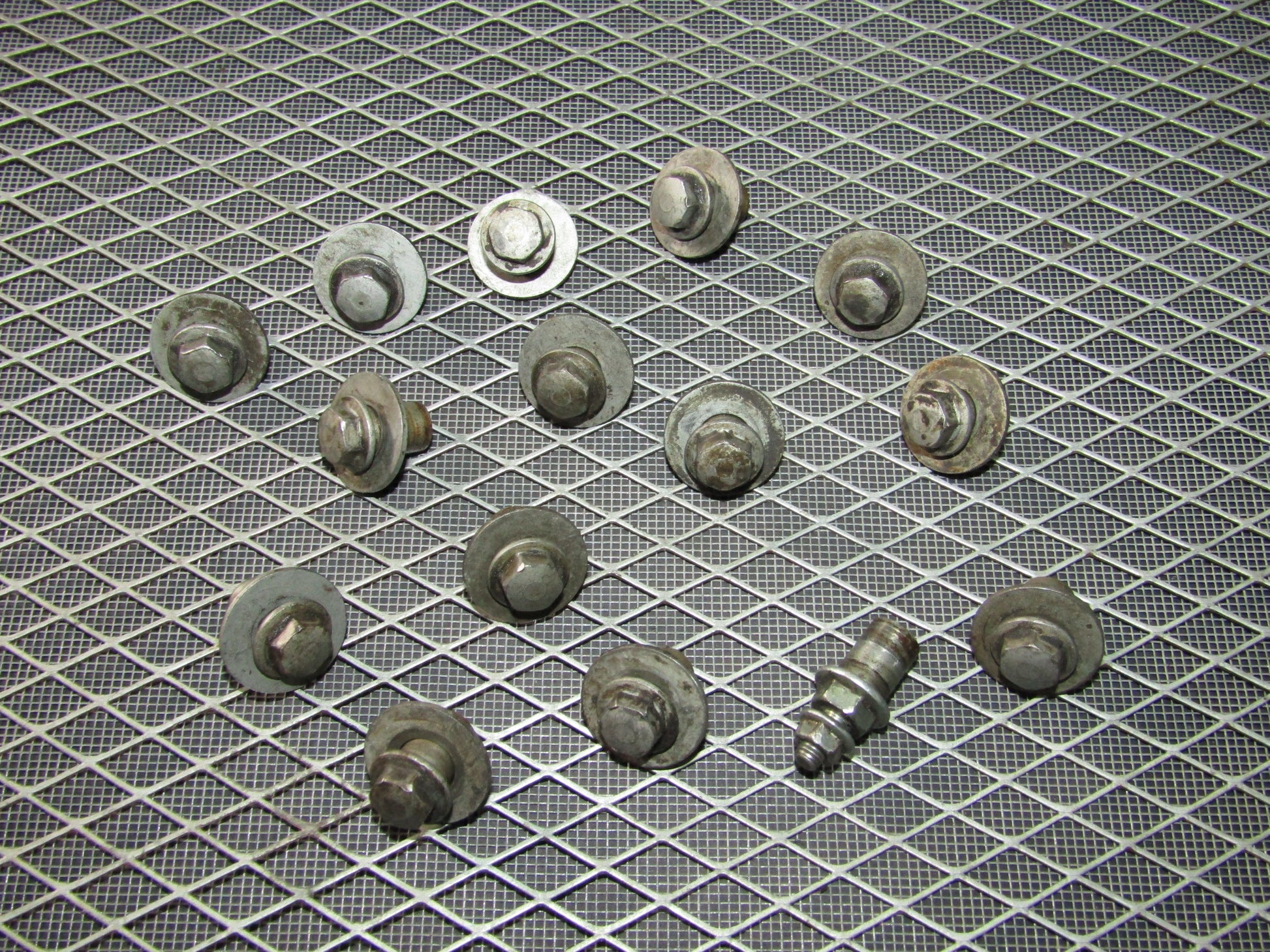92 93 94 95 BMW 325 OEM Engine Cylinder Valve Cover Mounting Bolt