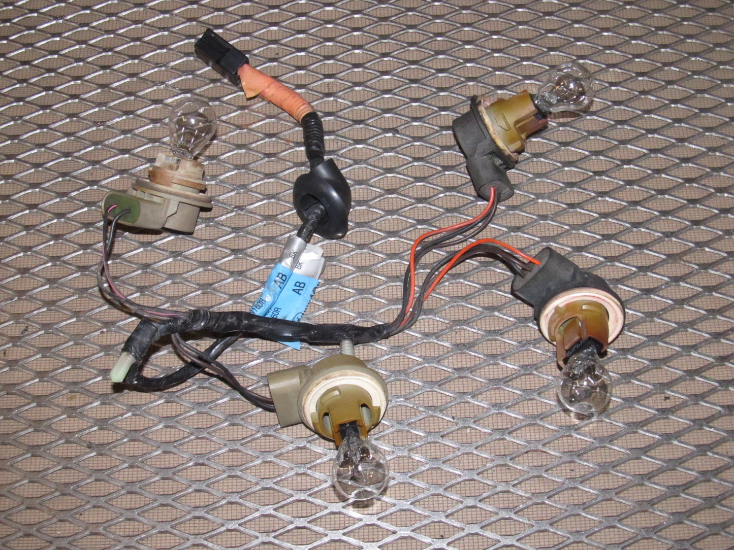 99 00 01 02 03 04 Ford Mustang OEM Tail Light Bulb Socket - Right