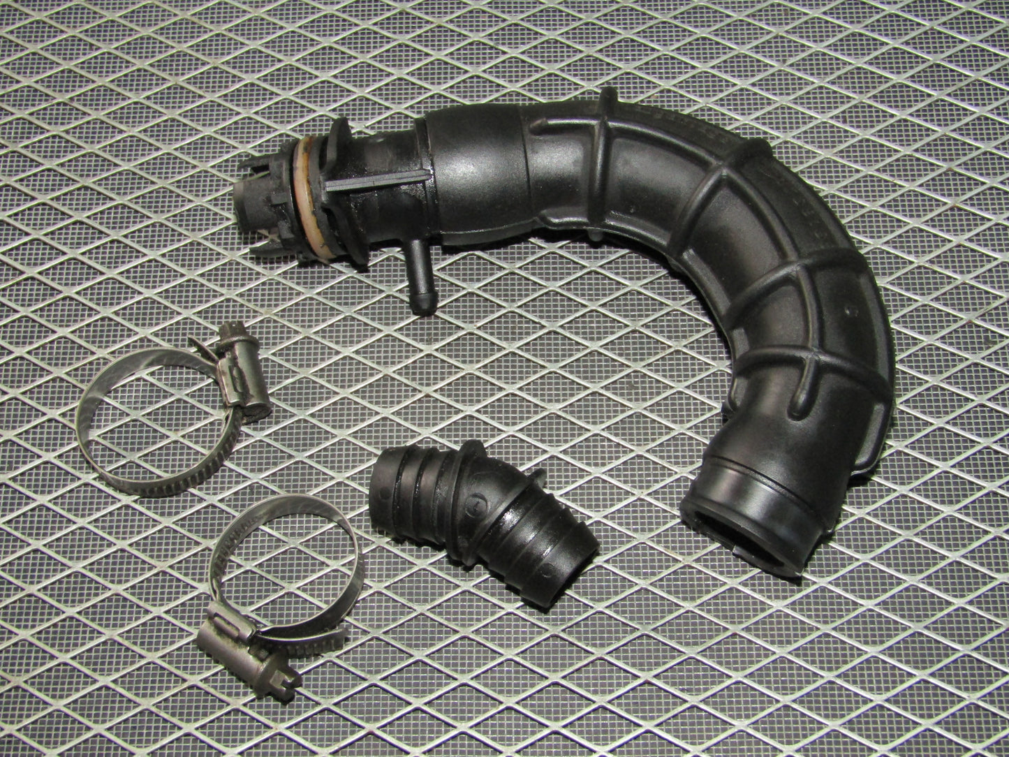 92 93 94 95 BMW 325 OEM Engine Idle Air Control Valve Hose