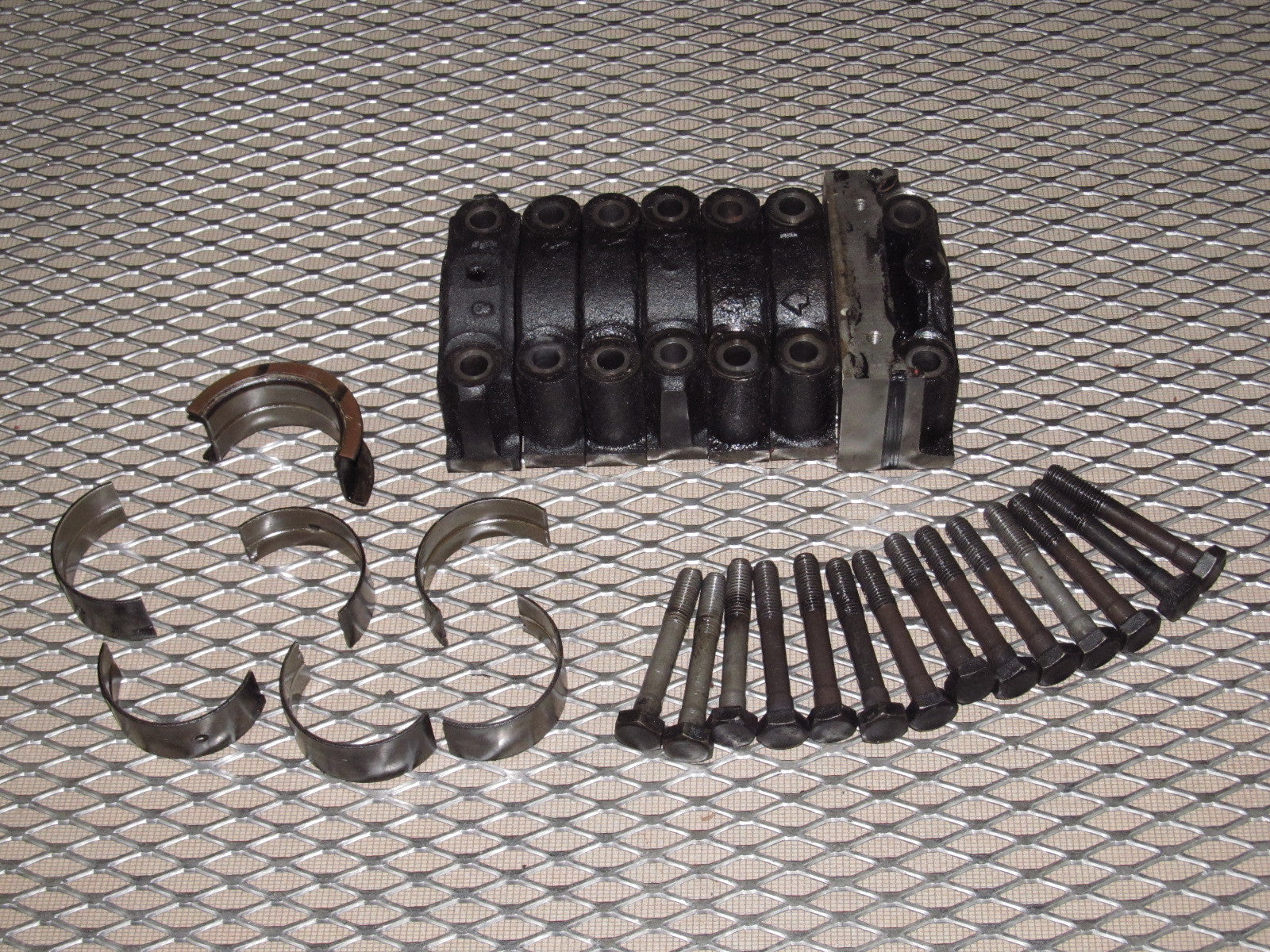72 73 Datsun 240z OEM Crankshaft Main Cap Bearing Set