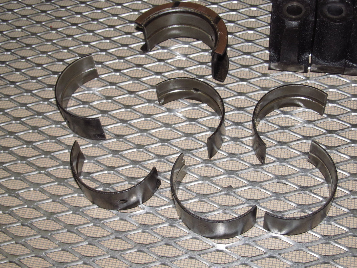 72 73 Datsun 240z OEM Crankshaft Main Cap Bearing Set