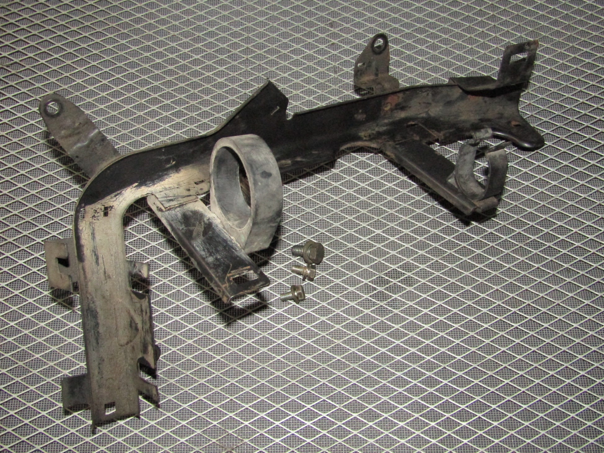 92 93 94 95 BMW 325 OEM Engine Wiring Harness Holder Bracket