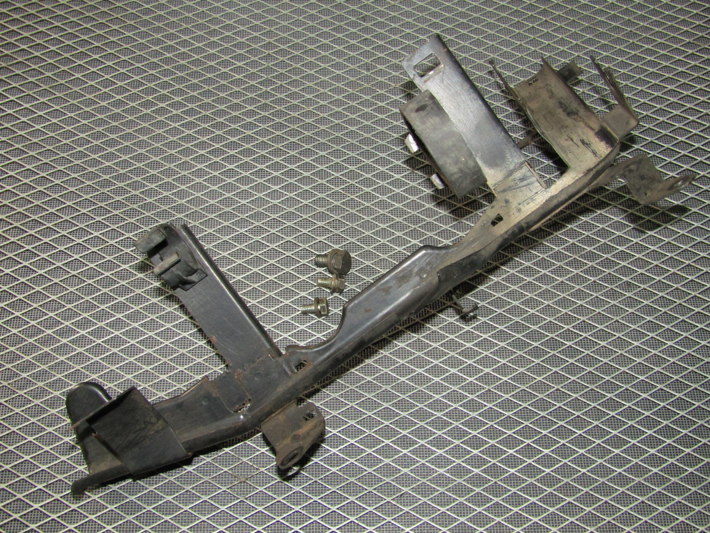 92 93 94 95 BMW 325 OEM Engine Wiring Harness Holder Bracket